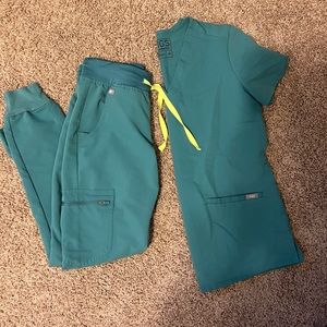 Women’s Figs Scrub Set